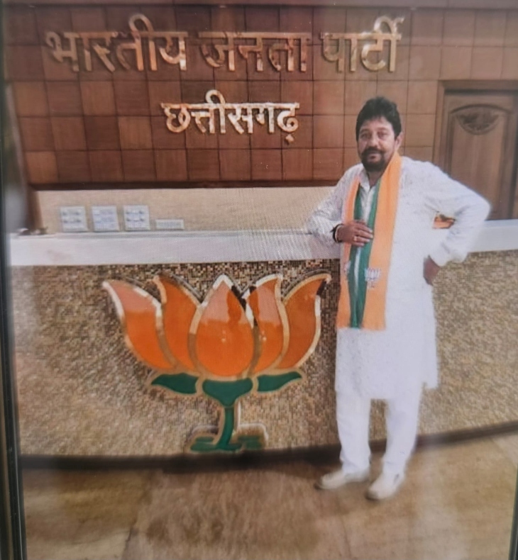 पूर्व पटवारी कमलेश सिंह राजपूत भाजपा नेता भी हैं।