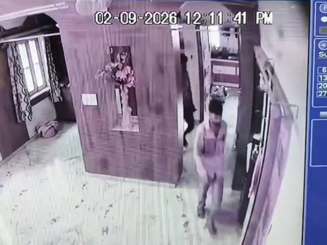 CCTV फुटेज में कैद हुए चोर।