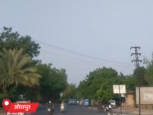 जोधपुर में इस साल मानसून काफी कमजोर रहा है। जिले करीब 10 दिन से बिल्कुल बारिश नहीं हुई है।