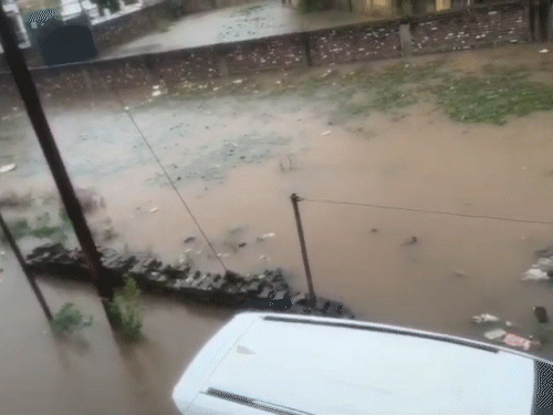 बिरसिंहपुर क्षेत्र में मऊ नदी समेत अन्य नदी-नालों का जल स्तर तेजी से बढ़ रहा है।
