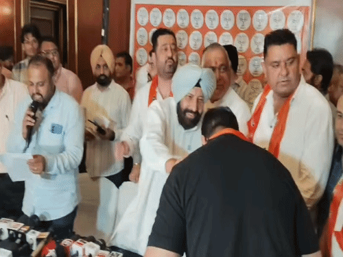 जालंधर नॉर्थ के पूर्व AAP हलका इंचार्ज दिनेश ढल्ल ने BJP जॉइन की। - Dainik Bhaskar