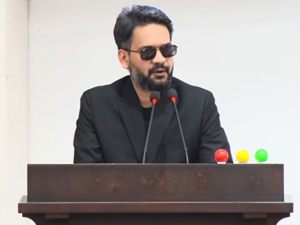 बाढ़ संकट पर संसद में जानकारी देते हुए नेपाल के पीएम बालेन्द्र शाह।