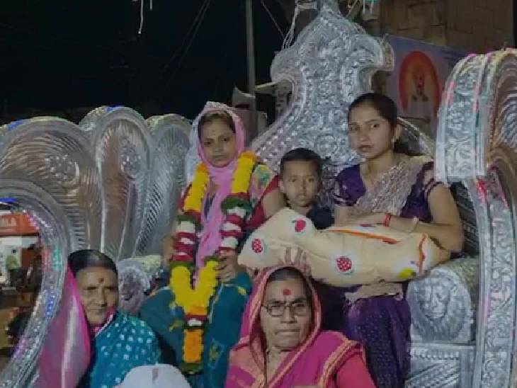 परिवार का दावा है कि पैतृक वंश में करीब 200 साल से कोई बेटी पैदा नहीं हुई।  - Dainik Bhaskar