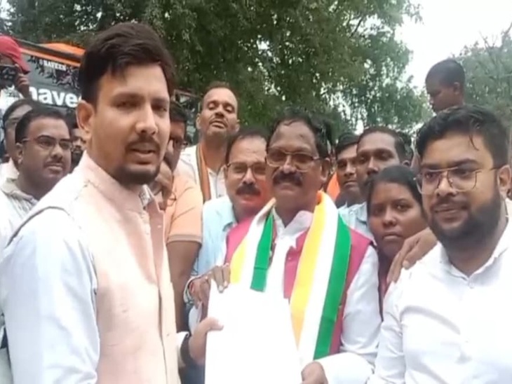 सड़क मरम्मत और नवनिर्माण का मिला लिखित आश्वासन।
