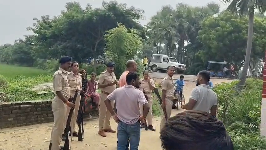 जांच के लिए पहुँची पुलिस