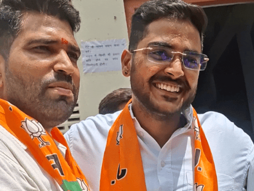 पूर्व विधायक रतनलाल चौधरी के पोते यश जलधारी के सामने निर्दलीय प्रतीक खंडेलवाल ने अपना नामांकन वापस ले लिया।