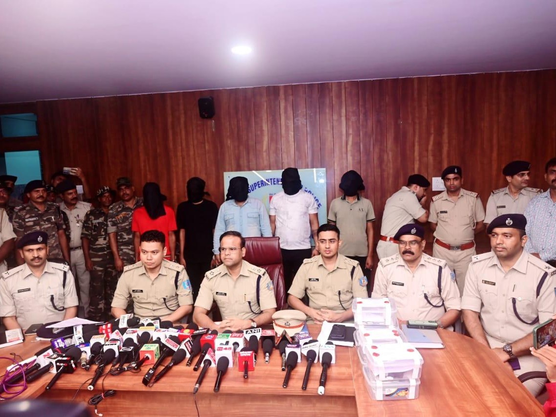 होटल कारोबारी सह कदमा विजया हेरिटेज निवासी निखार सबलोक (33) की हत्या का पुलिस ने खुलासा कर दिया है।