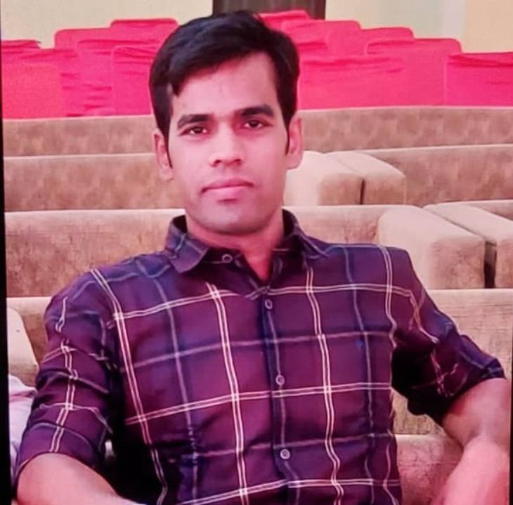 दरोगा पंकज कुमार मथुरा की दाऊजीधाम कॉलोनी में परिवार के साथ रहते थे।