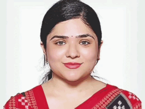 अलवर शहर के वार्ड 36 से बीजेपी प्रत्याशी अपूर्वा शर्मा व वार्ड 7 से प्रत्याशी सुमनलता अग्रवाल। दोनों के पास करीब 40 करोड़ रुपए की संपत्ति है।