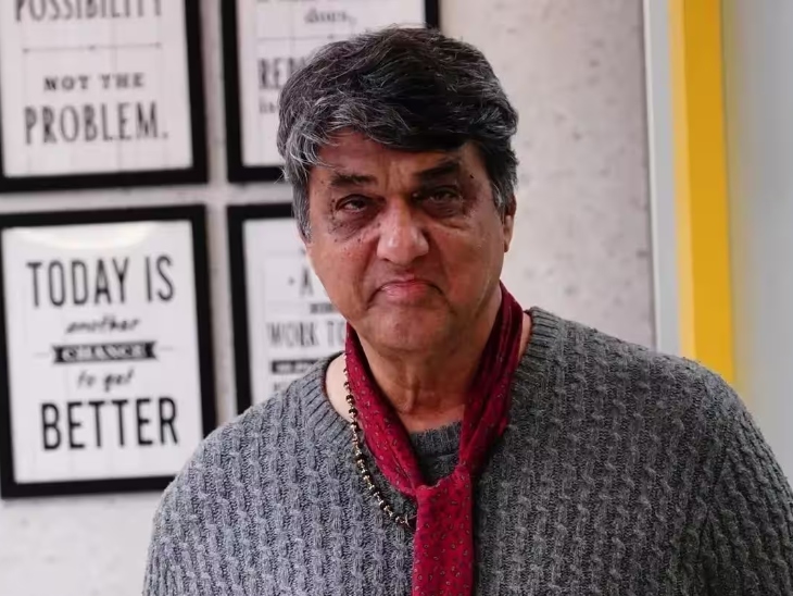 अभिनेता मुकेश खन्ना ने हाल ही में मांग की है कि 'जन गण मन' को हटाकर 'वंदे मातरम' को भारत का राष्ट्रगान बनाया जाना चाहिए।