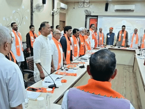 उम्मीदवार चाहे जितना कमजोर हो, B.L. संतोष से नेता बोले- निकाय चुनाव में सांसद सक्रिय नहीं|जयपुर,Jaipur - Dainik Bhaskar