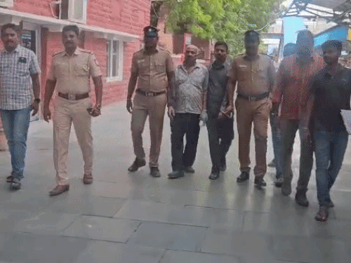 जोधपुर पुलिस ने आरोपियों को डिटेन कर तमिलनाडु पुलिस को सौंपा।