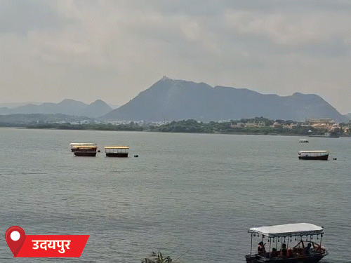 उदयपुर में बादल छाए रहे। हवा चलने के कारण लोगों को गर्मी-उमस से राहत मिली।