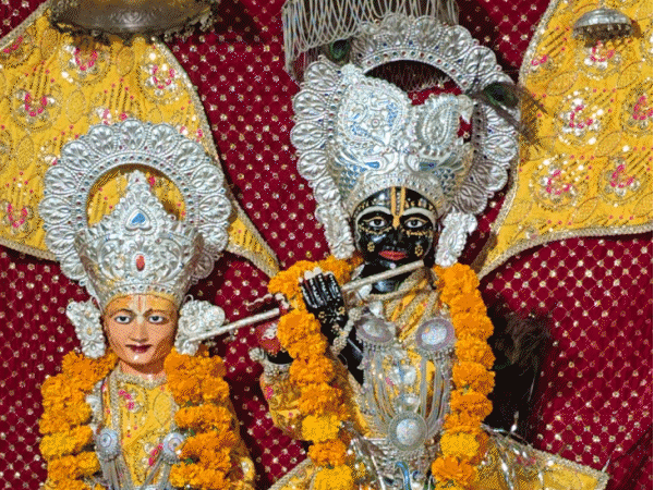 Krishna Janmashtami Live: नंद घर आनंद भयो… जन्मे कान्हा, देशभर में कृष्ण जन्माष्टमी की धूम 5 TheTarget365 – देश-दुनिया की हर खबर