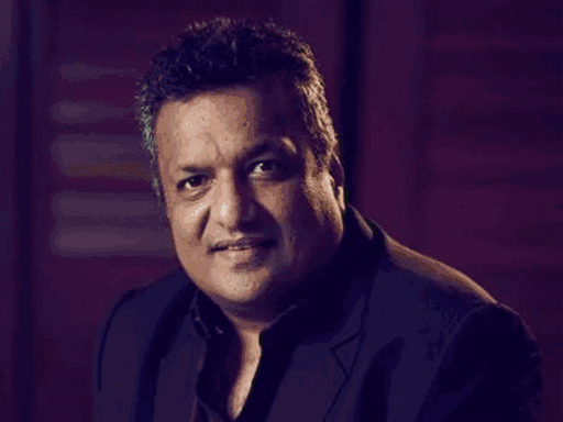 संजय गुप्ता ने आतिश, कांटे, काबिल, शूटआउट एट वडाला जैसी फिल्में डायरेक्ट की हैं।