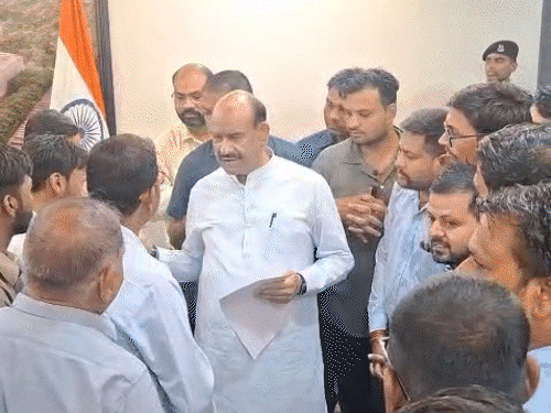 भाजपा और कांग्रेस दोनों के बड़े चेहरों के लिए कोटा सीट प्रतिष्ठा का सवाल बनी हुई है।