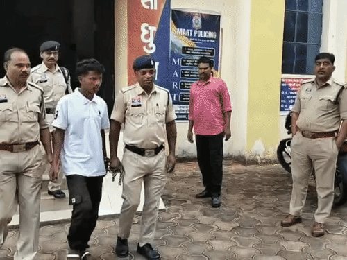 बेटी को परेशान करने से मना किया था, घर घुसकर हत्या; आरोपी झारखंड से अरेस्ट|जशपुर,Jashpur - Dainik Bhaskar