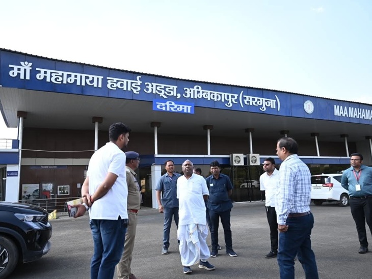 मार्च से शुरू की गई थी दिल्ली व कोलकाता की हवाई सेवा