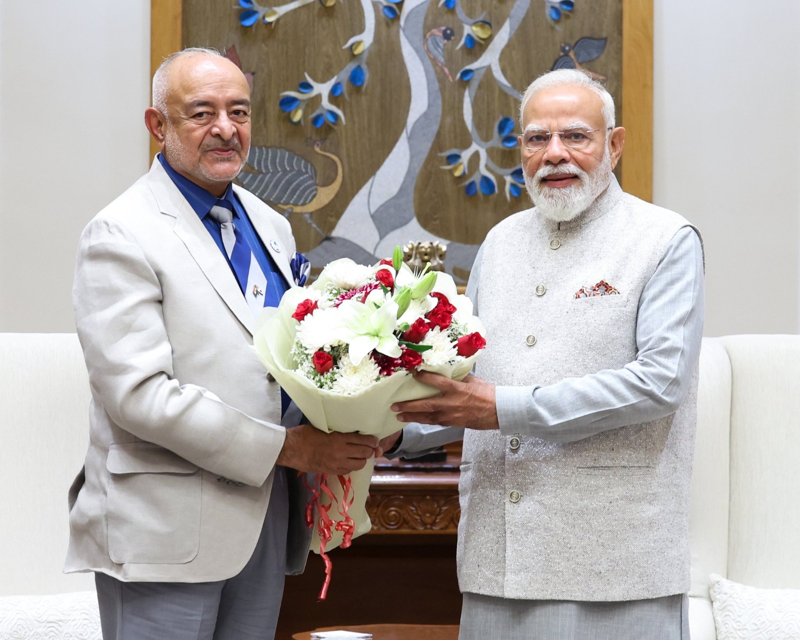 यह एडमिरल डीके जोशी (सेवानिवृत्त) हैं, जिनकी जगह डॉ. दिनेश शर्मा को उपराज्यपाल बनाया गया है।