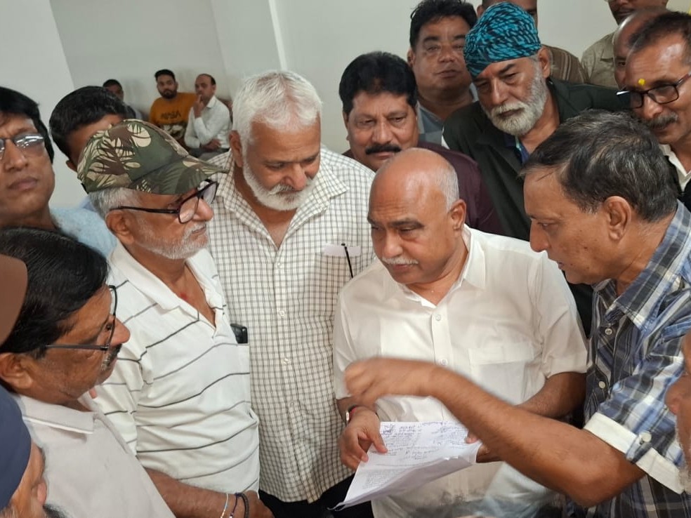 जिला फुटबॉल संघ (DFA) के पुनर्गठन और निष्पक्ष चुनाव की मांग को लेकर खिलाड़ियों ने भाजपा प्रदेशाध्यक्ष े मुलाकात की।