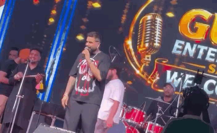 Ninja speaking from the stage in Mandi Gobindgarh on September 2.