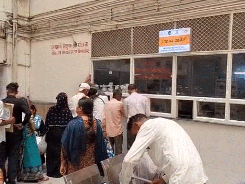 मेडिकल इंश्योरेंस से जो कमाई होगी, उसे अन्य सुविधाओं के विस्तार में खर्च करने का दावा है।