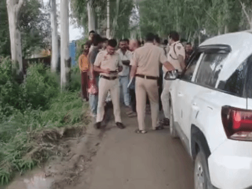 हत्या की सूचना मिलते ही गन्नौर थाना पुलिस मौके पर पहुंच गई थी।