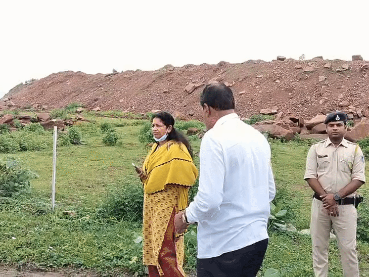 जानकारी मिलते ही कलेक्टर प्रतिभा पाल अस्पताल पहुंचीं।
