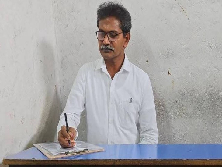 मई 2026 में देवजी ने 12वीं की परीक्षा दी थी।