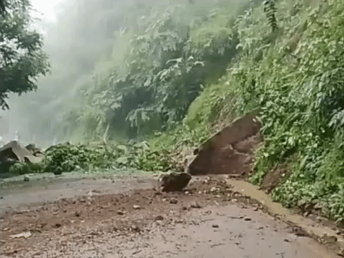 The highway near Dogaon on Uttarakhand's Nainital Highway has been closed due to a landslide.