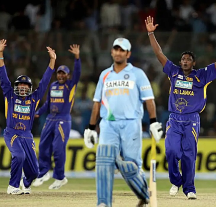 2008 एशिया कप फाइनल में श्रीलंका ने भारत को 100 रन से हराकर ट्रॉफी जीती थी। यह टूर्नामेंट वनडे फॉर्मेट में खेला गया था।