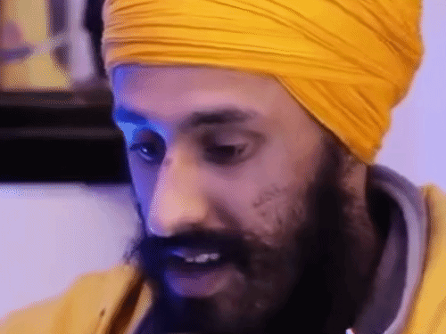 युवक ने कहा कि सिख लड़कियों के साथ दोस्ती बढ़ाने का प्रयास किया जाता है। इसमें मुस्लिम सहेलियों की भूमिका होती है।