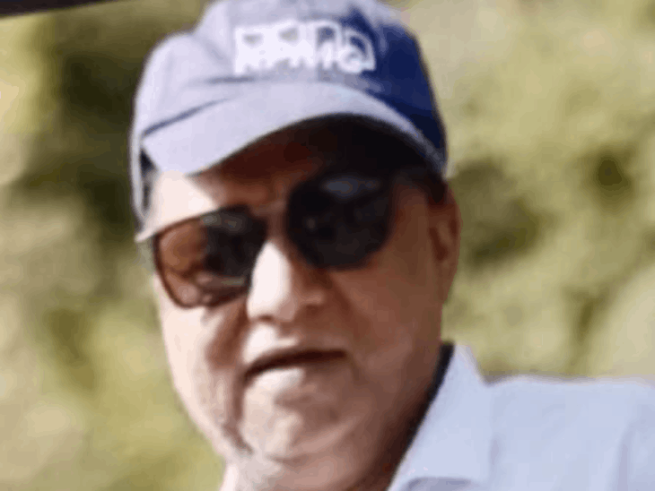 The building is owned by Hari Ram Bansal. Hari Bansal has two sons: one is a pilot, while the other runs a paint shop in Sector 23, Gurugram.