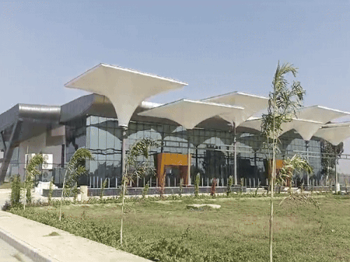 एयर इंडिया की फ्लाइट AI-482 परिचालन कारणों के चलते रद्द कर दी गई।