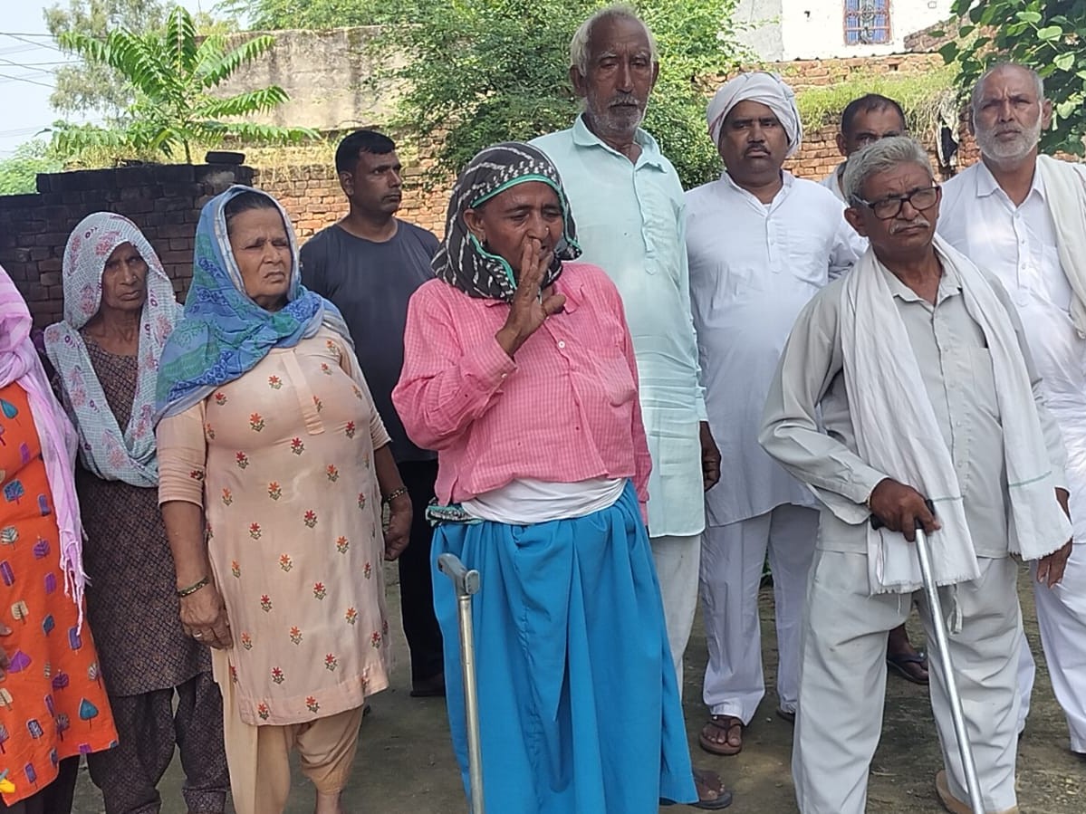 कहा-14 कनाल जमीन धोखे से नाम कराई; प्रशासन से लगाई न्याय की गुहार|फर्रुखनगर,Farrukh Nagar - Dainik Bhaskar