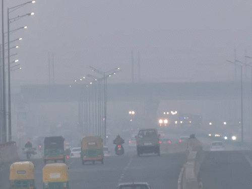 दिल्ली में ठंड के मौसम में अकसर एयर क्वालिटी इंडेक्स (AQI) 400 से ऊपर दर्ज होता है। - फाइल फोटो।