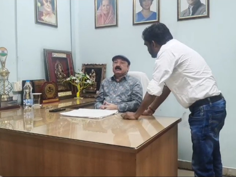 सांसद ने कहा कि कांग्रेस और समाजवादी पार्टी के गठबंधन की प्रक्रिया को शीर्ष नेतृत्व तय करेगा