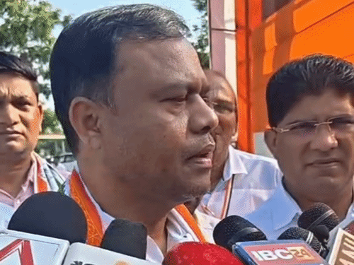 कांग्रेस प्रदेश अध्यक्ष दीपक बैज ने लोहा चोरी के तार सीएम हाउस से जुड़े थे।