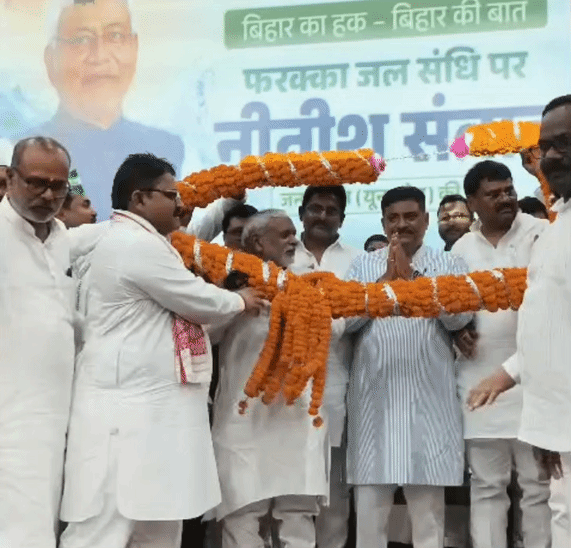 कार्यकर्ताओं ने किया स्वागत।