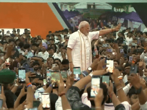 प्रधानमंत्री नरेंद्र मोदी ने वडोदरा में जेन-जी से भी संवाद किया।