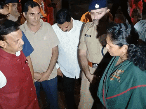 मामले को लेकर डिप्टी सीएम राजेंद्र शुक्ल और कांग्रेस अध्यक्ष जीतू पटवारी भी सागर पहुंचे थे।