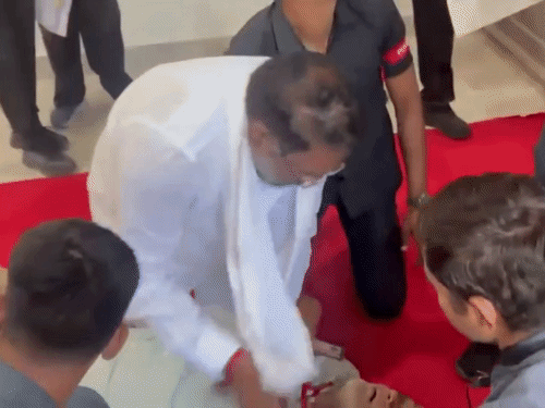 घटना मंगलवार को तेलंगाना विधानसभा में हुई।
 - Dainik Bhaskar
