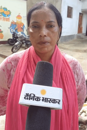 अभिषेक की बुआ अंजनी का आरोप है कि जिस बिल्डिंग में हादसा हुआ, वह काफी जर्जर थी। स्थानीय लोगों ने प्रशासन को इसकी जानकारी भी दी थी।