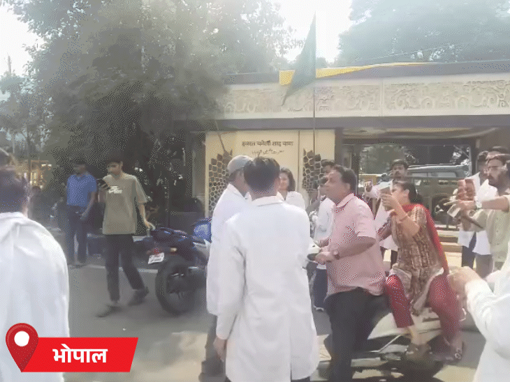 दंपती ने कहा- बेटी का एक्सीडेंट हुआ है तो डॉक्टरों ने गाड़ी को रास्ता दे दिया।