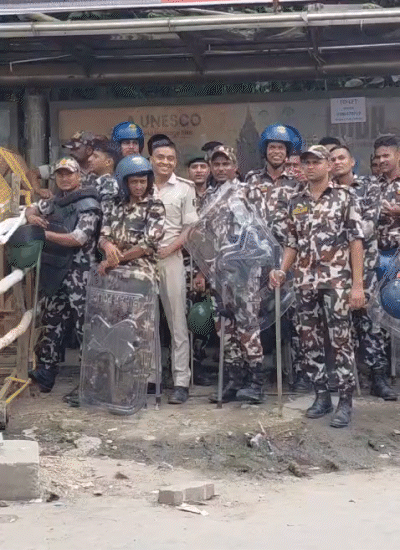 प्रदर्शन को देखते हुए जेपी गोलंबर पर बड़ी संख्या में पुलिस तैनात है।