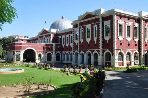 कोर्ट ने आरोपी की 4 साल की सजा को 8 महीने कर दिया।