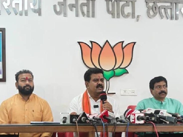 डिप्टी सीएम विजय शर्मा ने प्रेस कॉन्फ्रेंस कर कार्यक्रम की जानकारी दी।