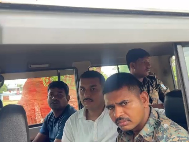 गिरिडीह में ACB ने रंगेहाथ पकड़ा, पुलिस महकमे में मचा हड़कंप|गिरिडीह,Giridih - Dainik Bhaskar