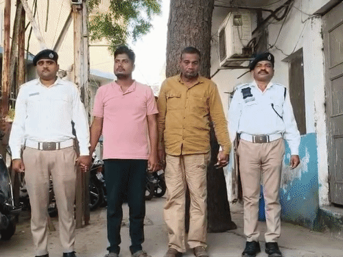 मोहम्मद फारूक और मोहम्मद हाबिल को पुलिस ने गिरफ्तार कर लिया।