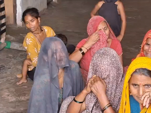 तीन साल की बेटी का शव देखकर परिवार में कोहराम मच गया।